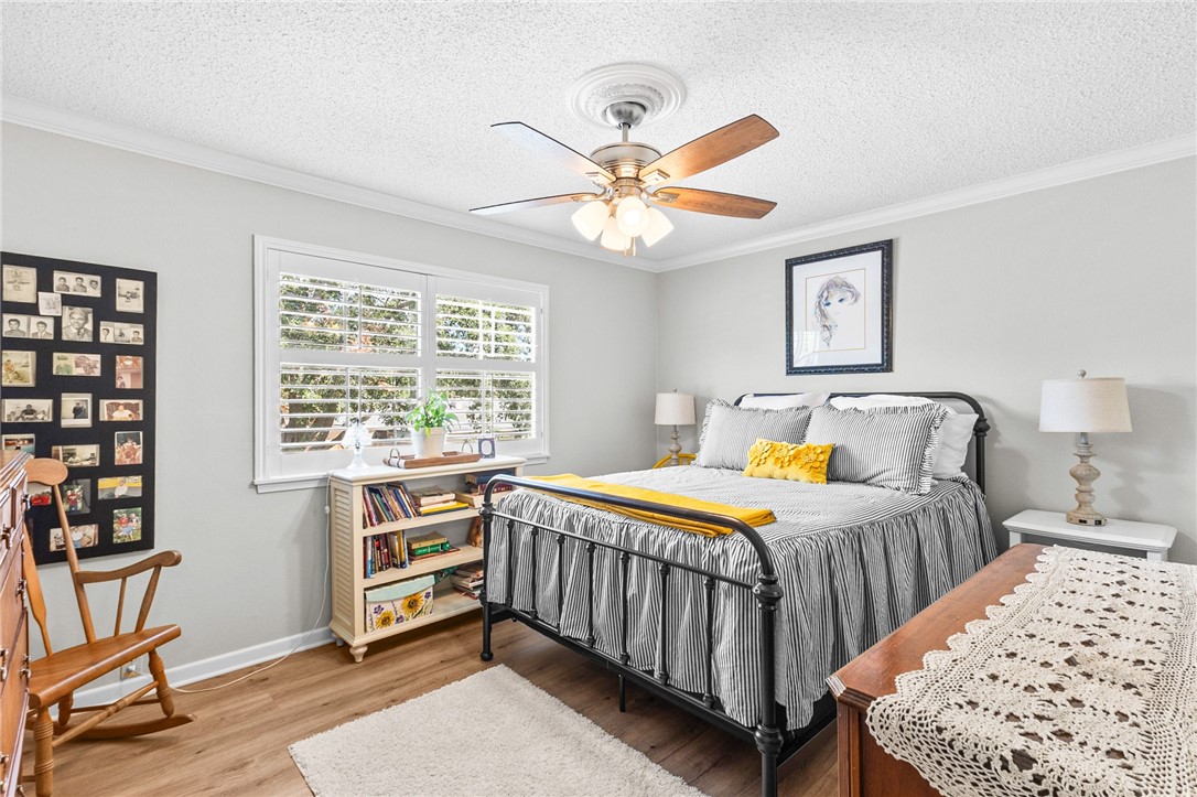 128 Lake Shore Dr 128