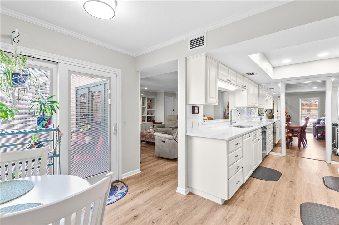 128 Lake Shore Dr 128
