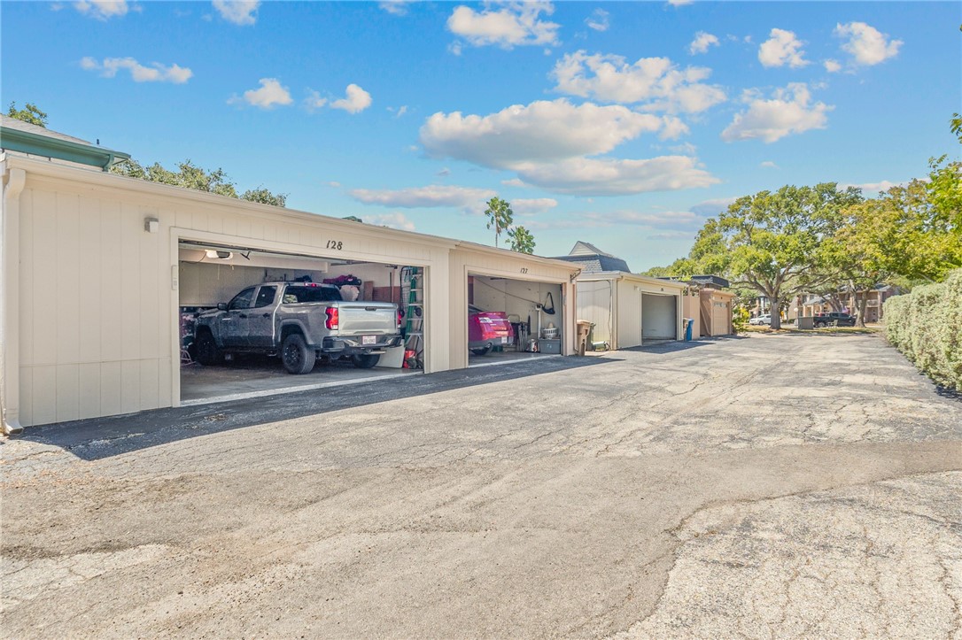 128 Lake Shore Dr 128