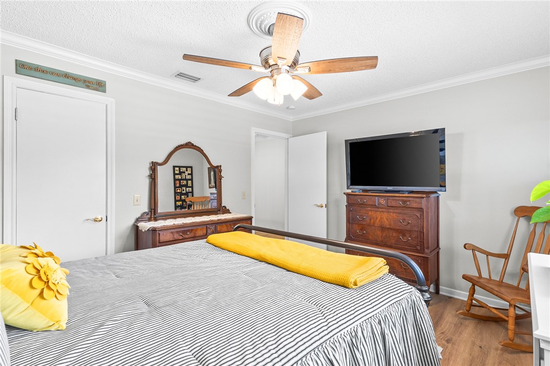 128 Lake Shore Dr 128