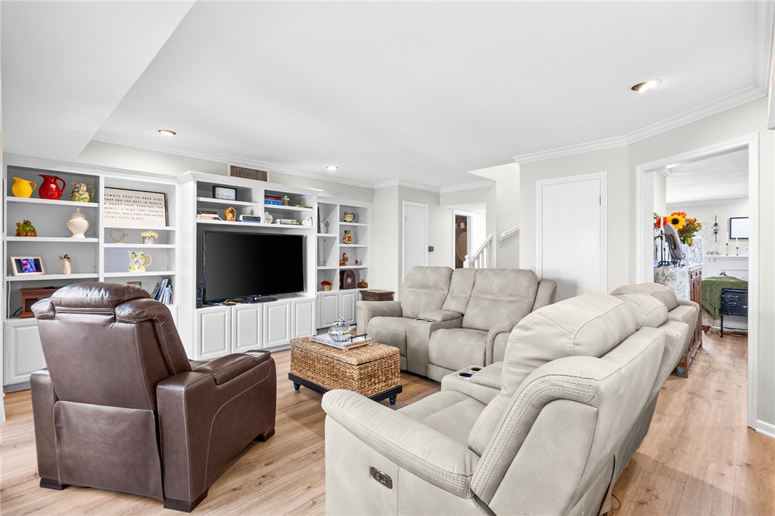 128 Lake Shore Dr 128