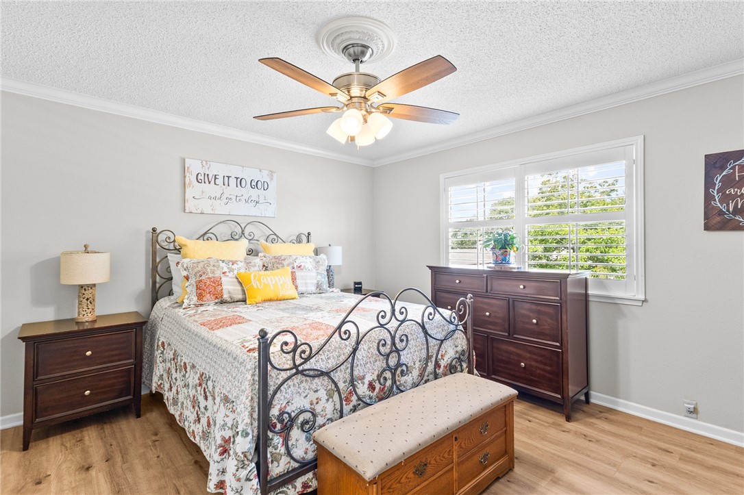 128 Lake Shore Dr 128