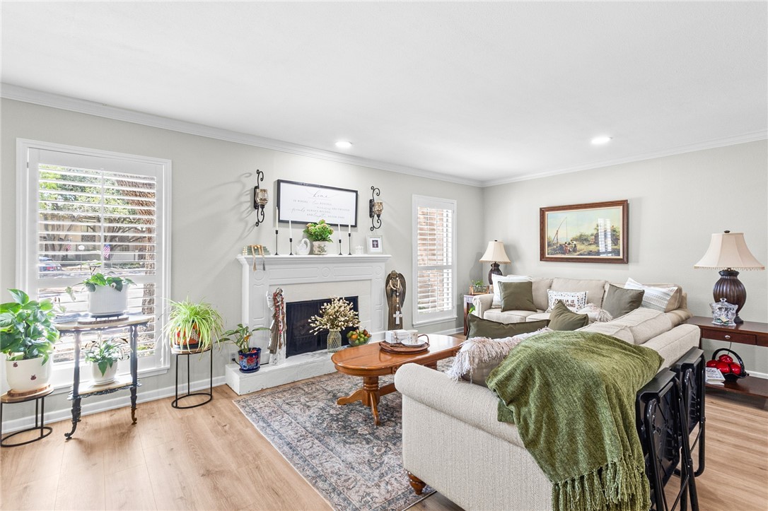 128 Lake Shore Dr 128
