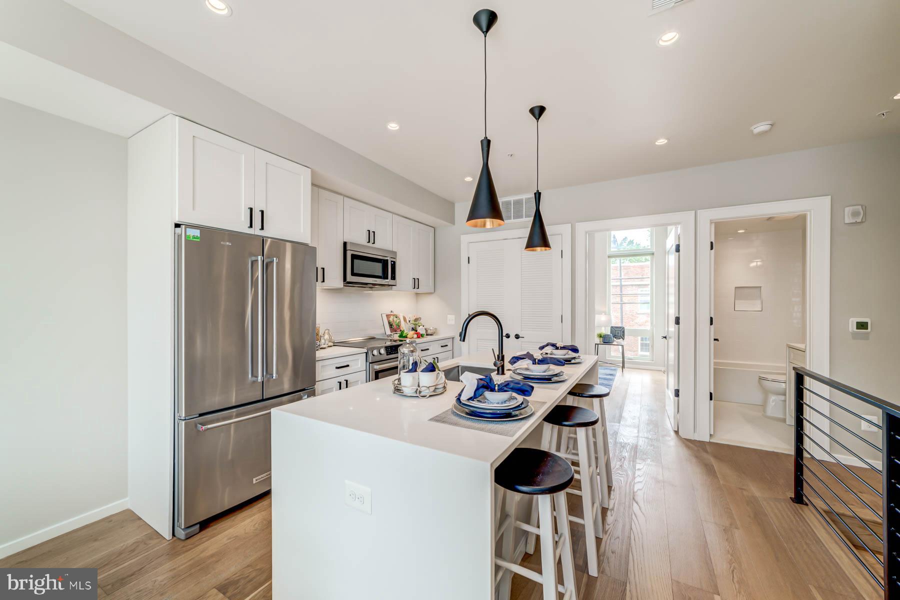 1201 Kearny STREET NE Unit: 202