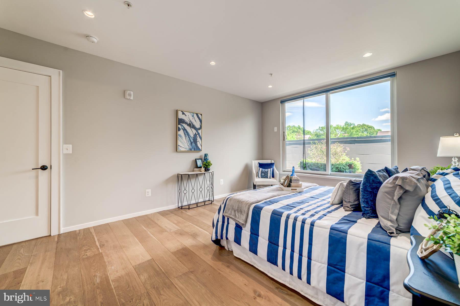 1201 Kearny STREET NE Unit: 202