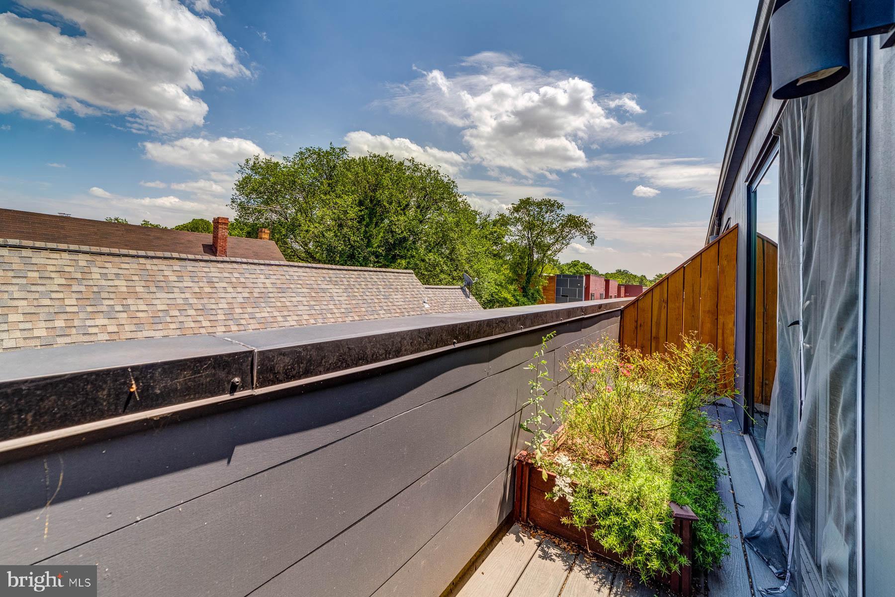 1201 Kearny STREET NE Unit: 202