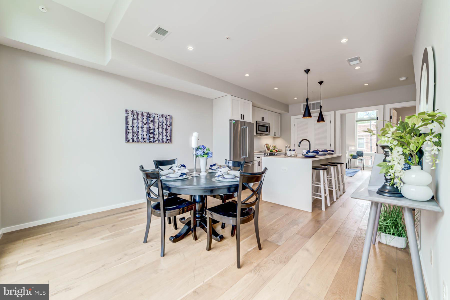 1201 Kearny STREET NE Unit: 202