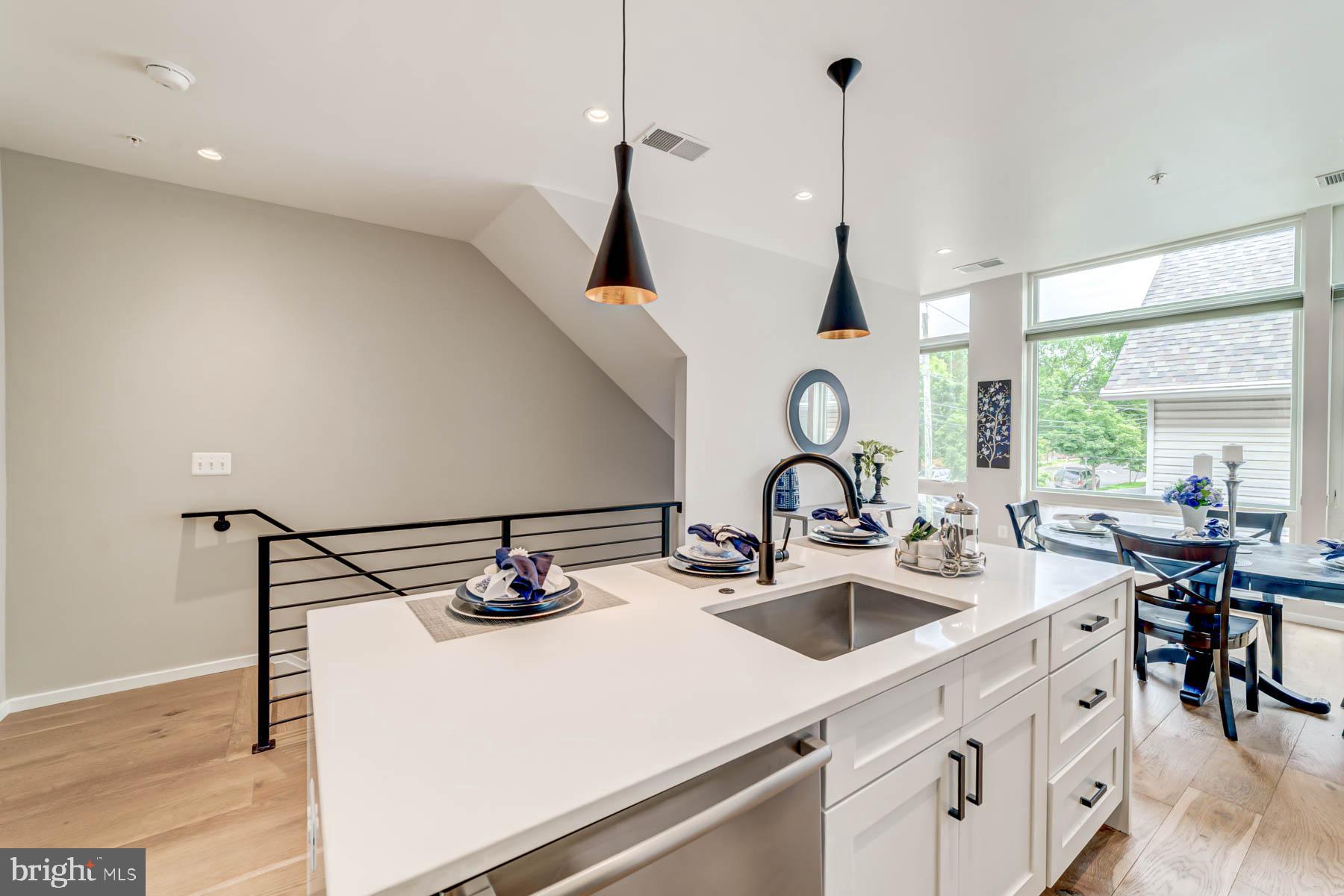 1201 Kearny STREET NE Unit: 202