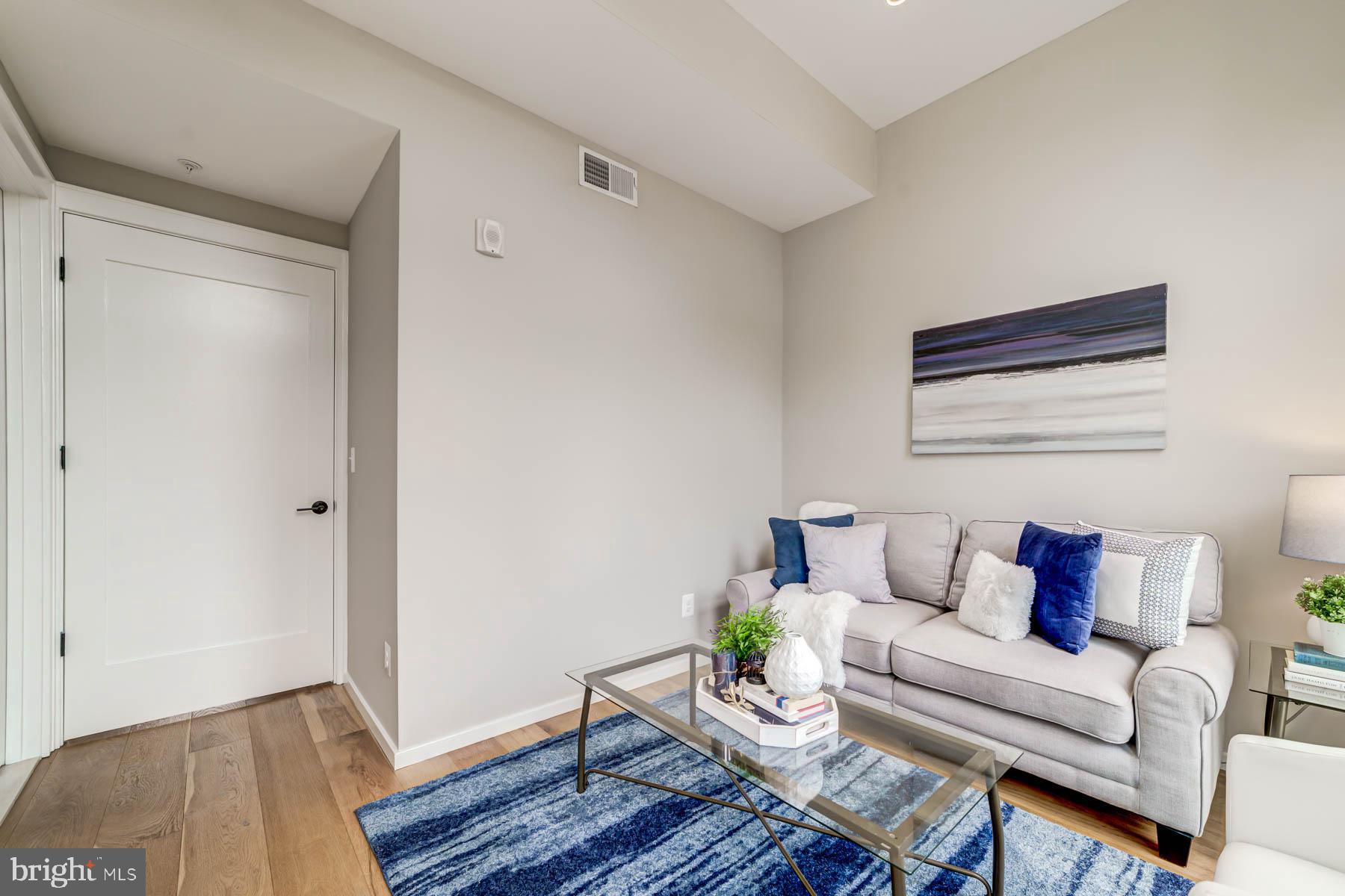 1201 Kearny STREET NE Unit: 202