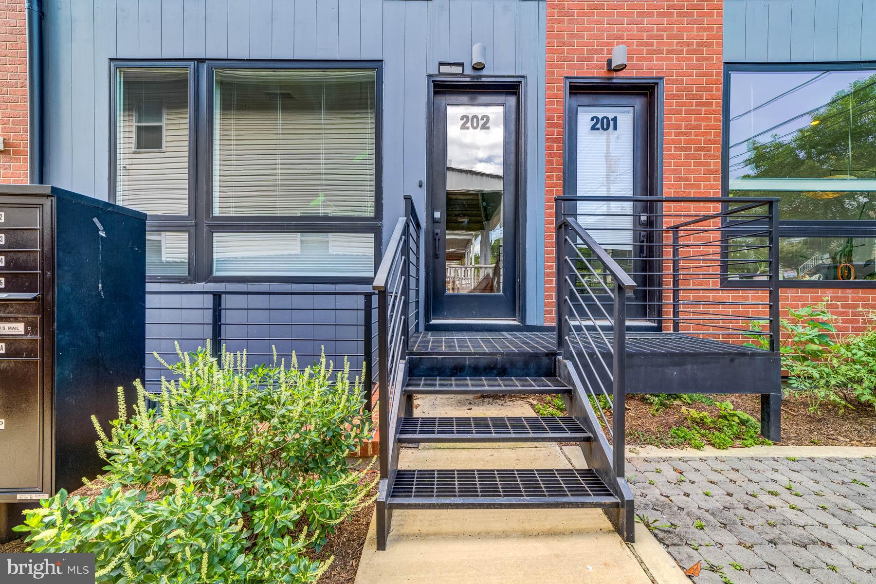 1201 Kearny STREET NE Unit: 202