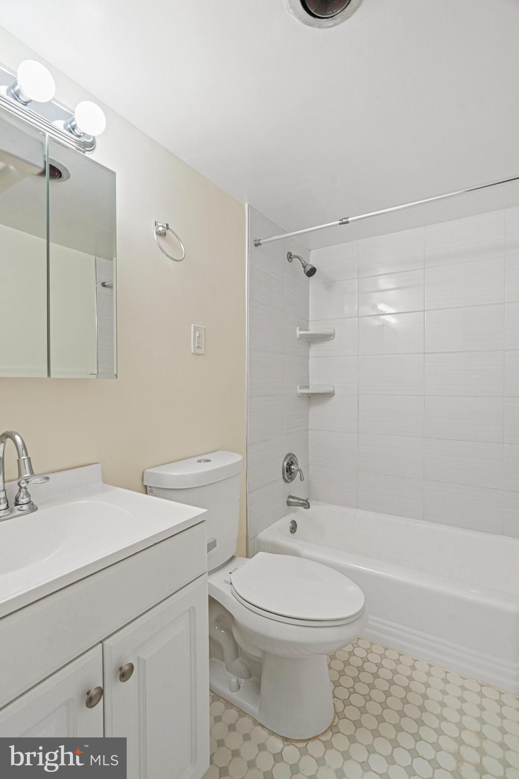 1330 New Hampshire AVENUE NW Unit: 420