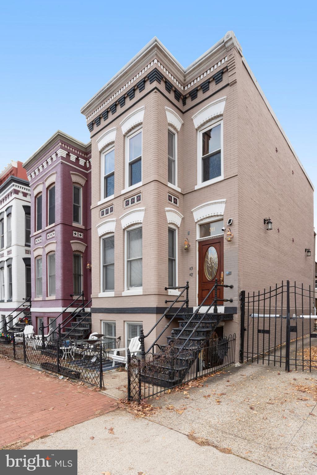 311 6th STREET SE Unit: 1