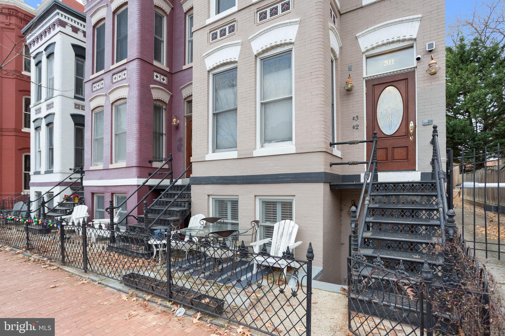 311 6th STREET SE Unit: 1