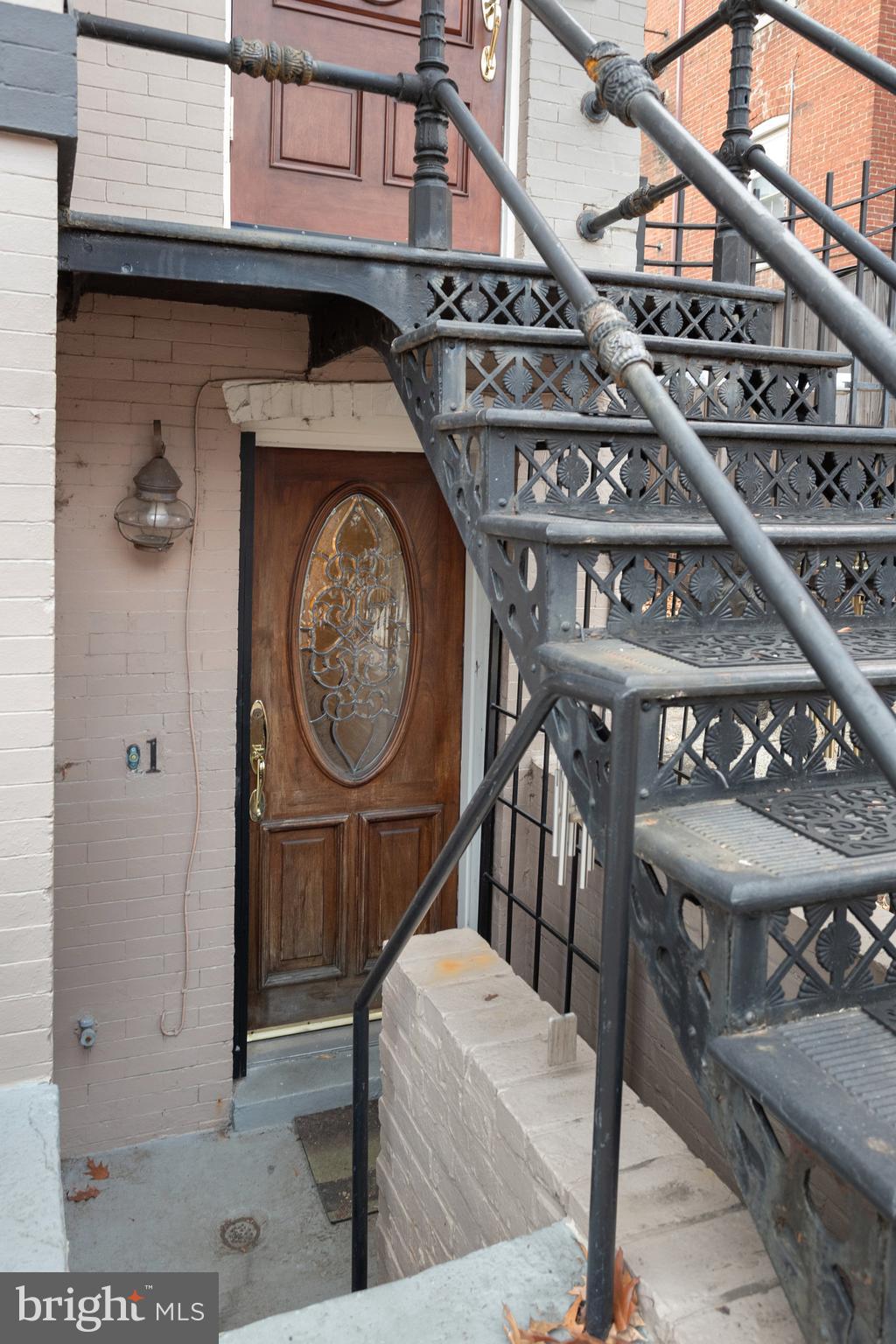 311 6th STREET SE Unit: 1