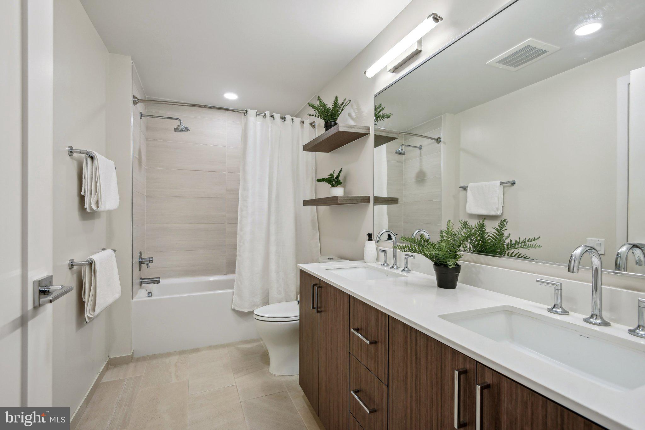 1211 van St SE #401