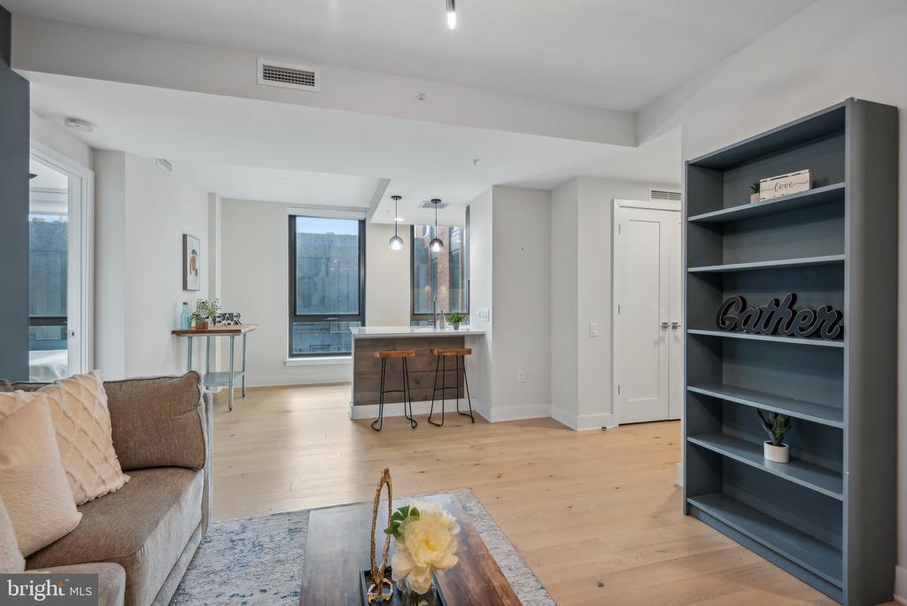 1211 van St SE #401