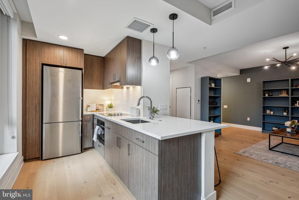 1211 van St SE #401