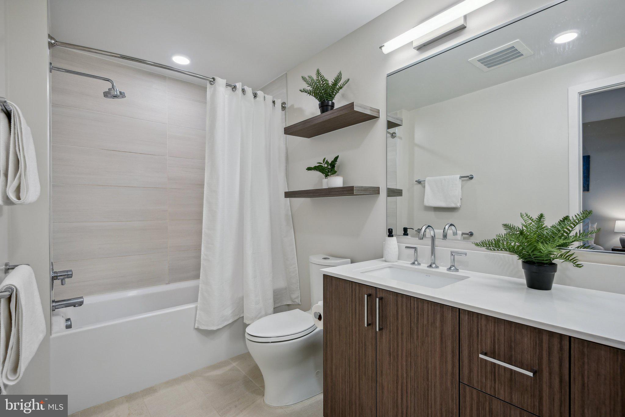 1211 van St SE #401