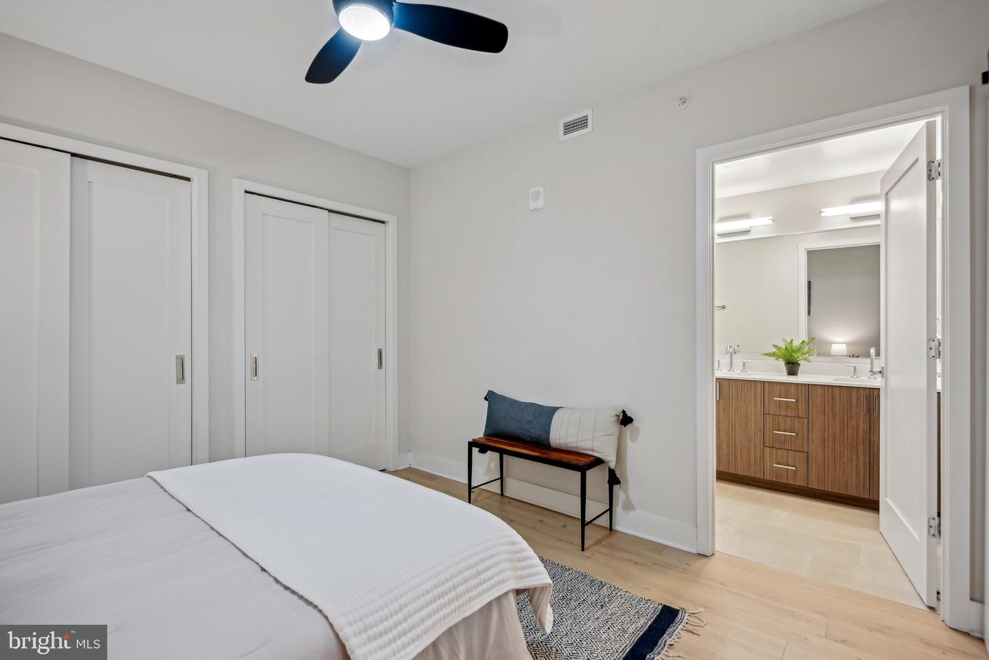 1211 van St SE #401