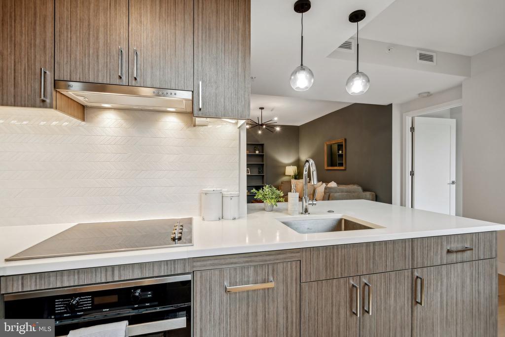 1211 van St SE #401