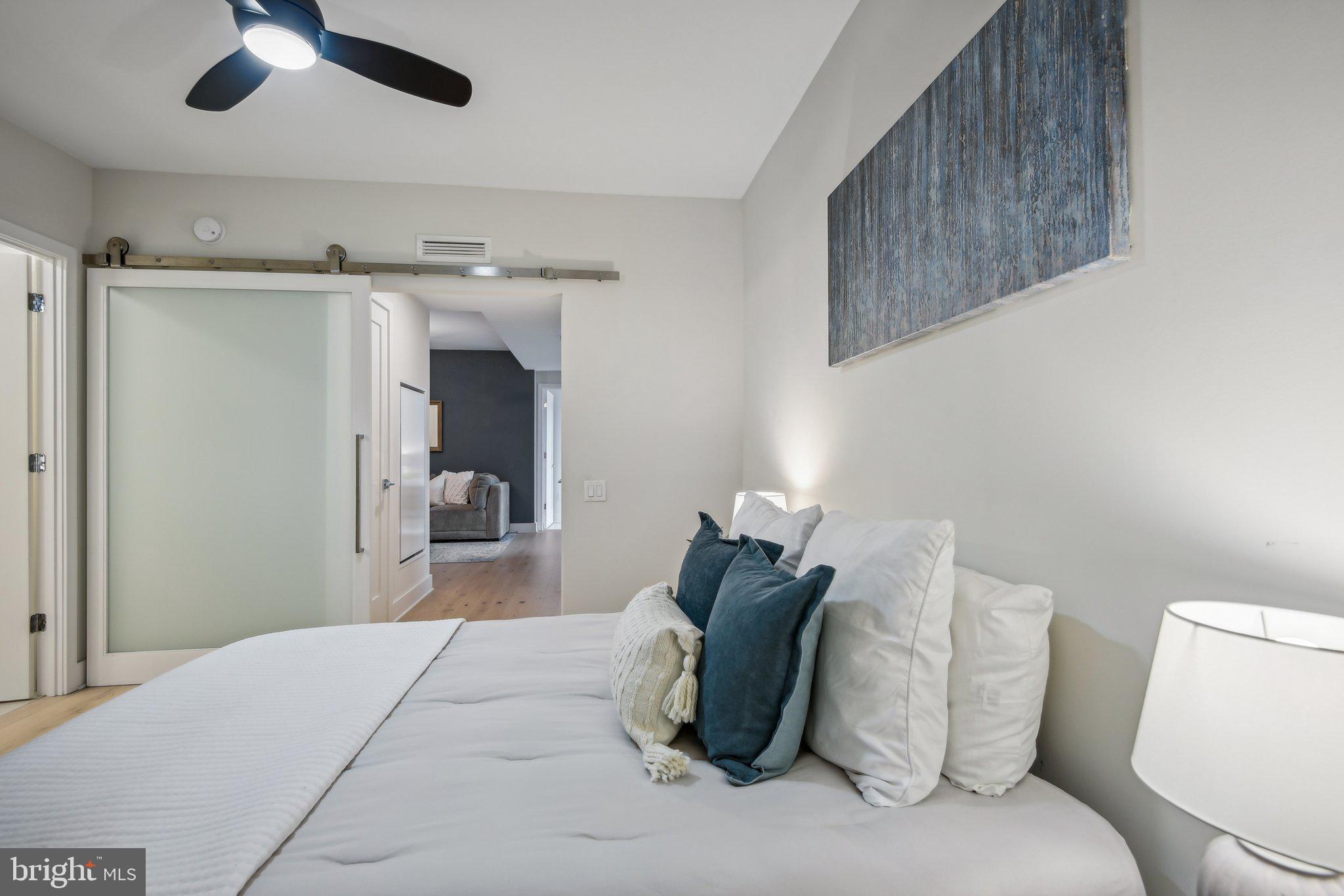 1211 van St SE #401