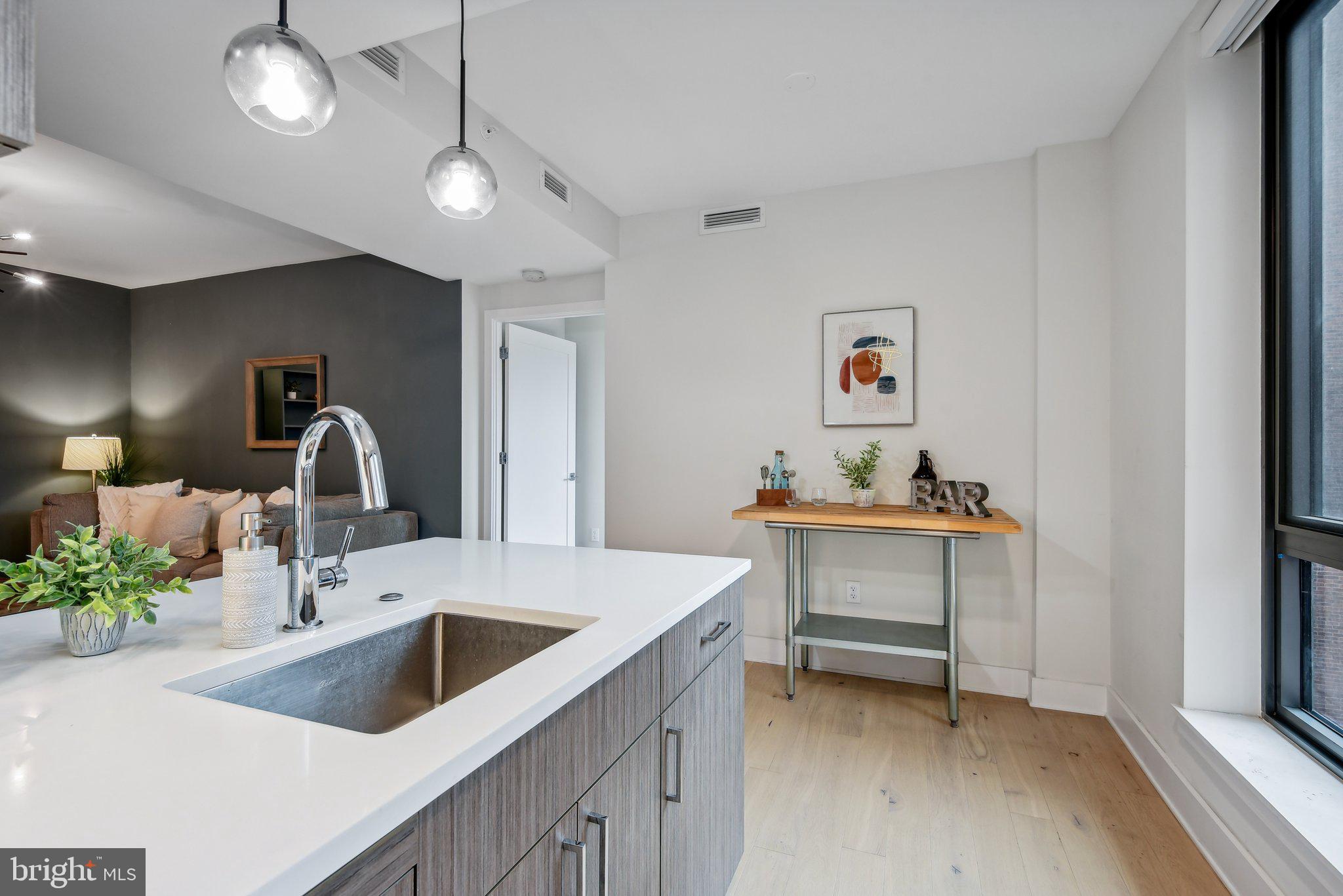 1211 van St SE #401