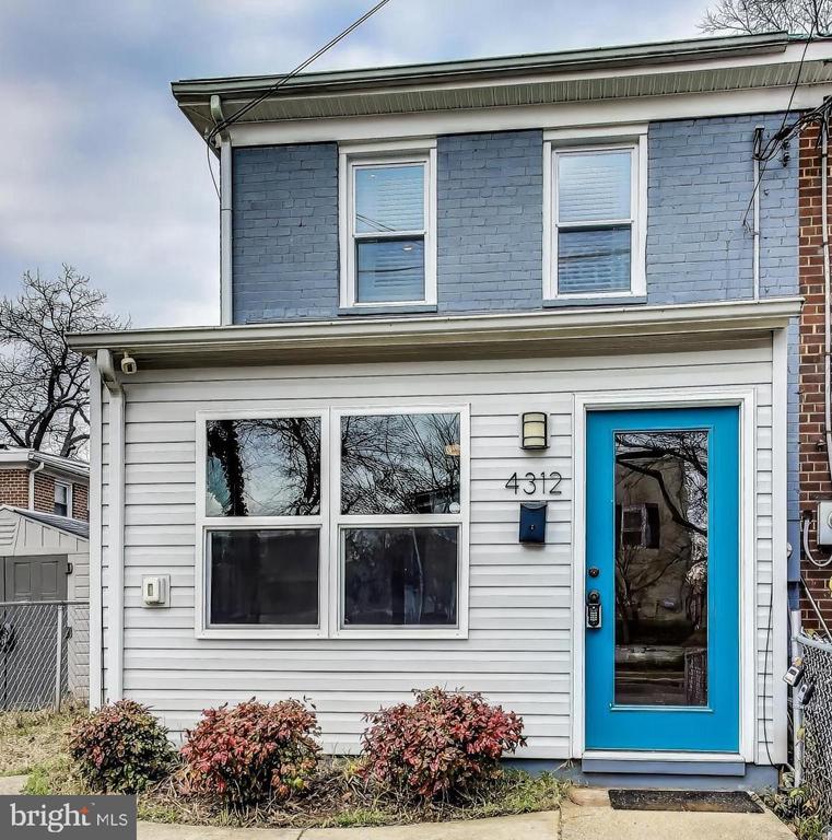 4312 Polk St NE