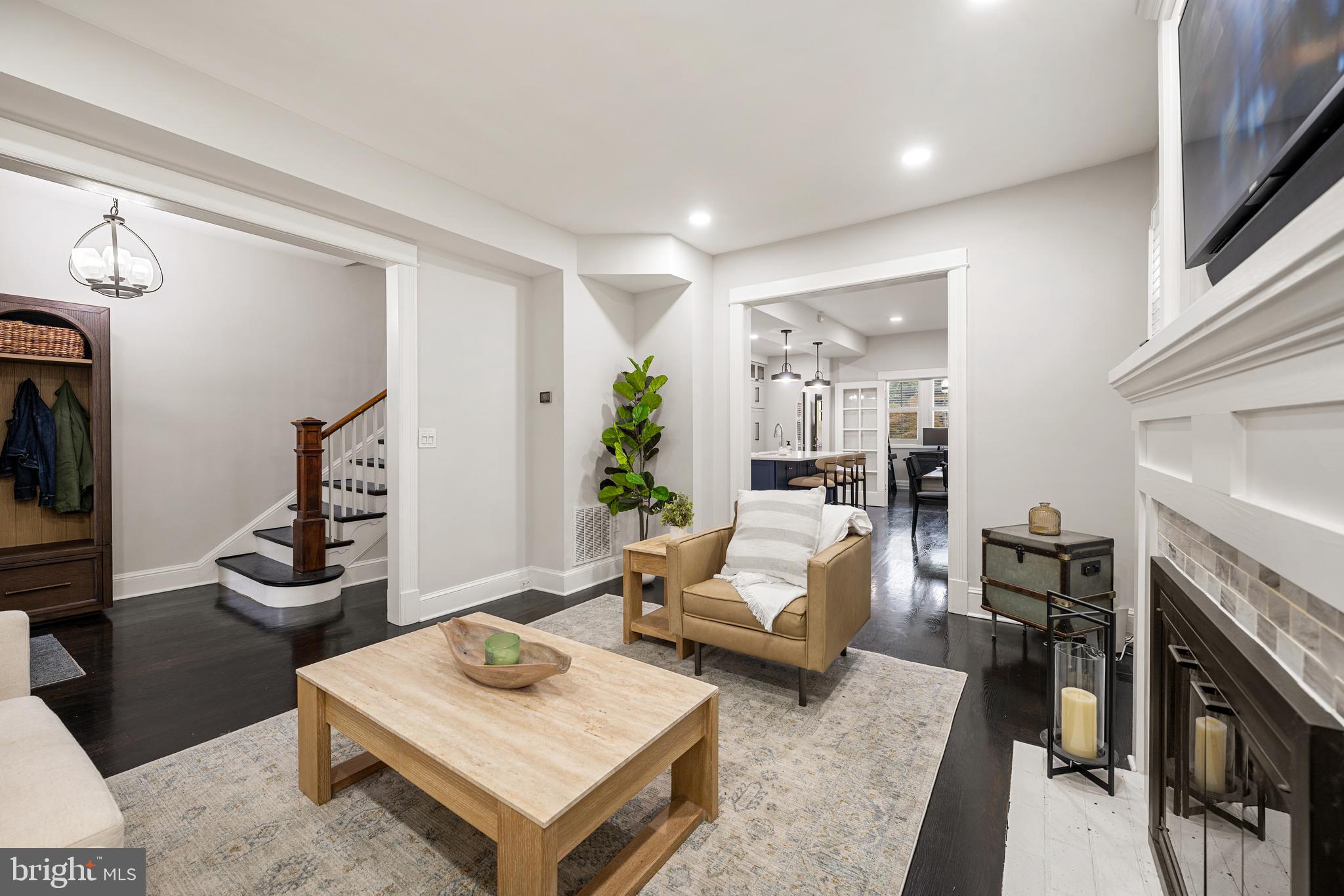 3702 JENIFER STREET NW