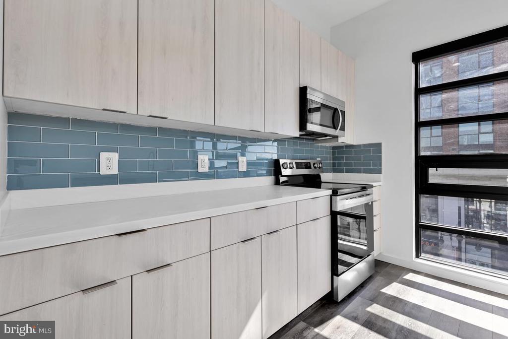 506 H STREET NE 401