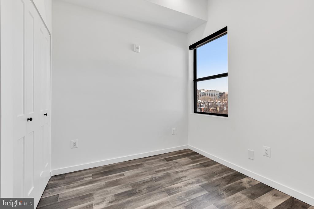 506 H STREET NE 401