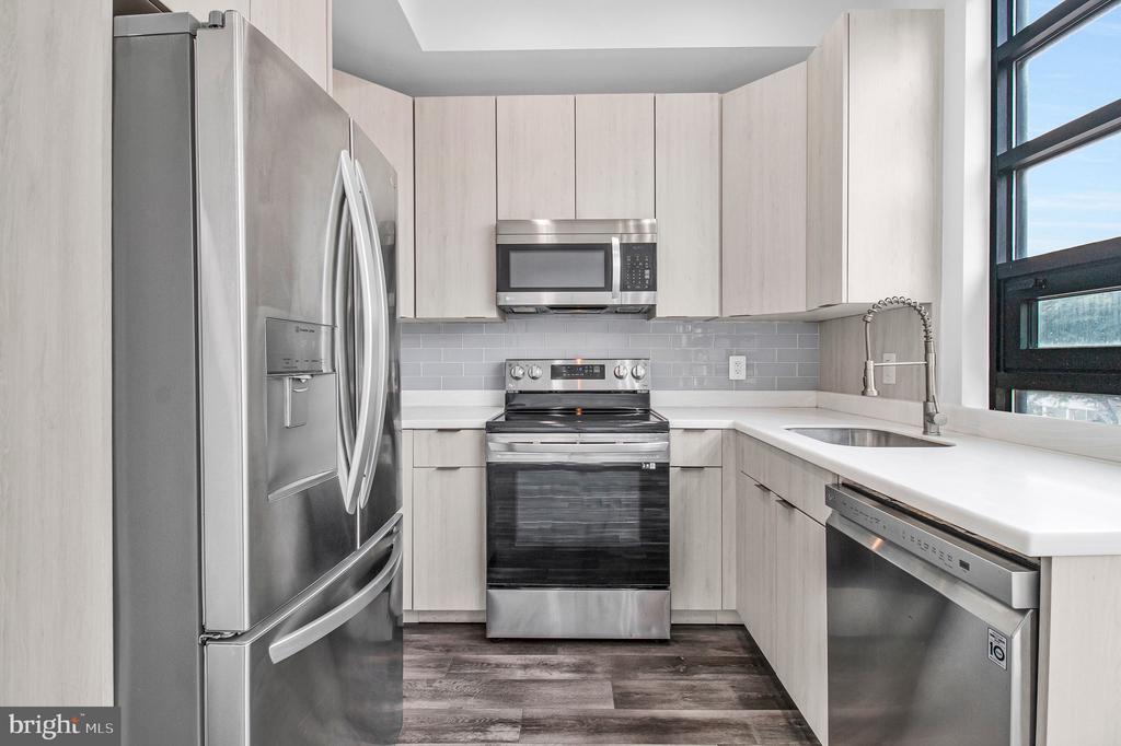 506 H STREET NE Unit: 202