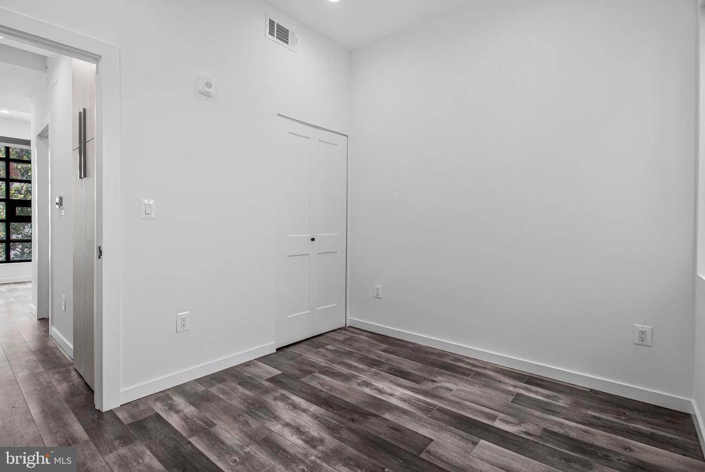 506 H STREET NE Unit: 302