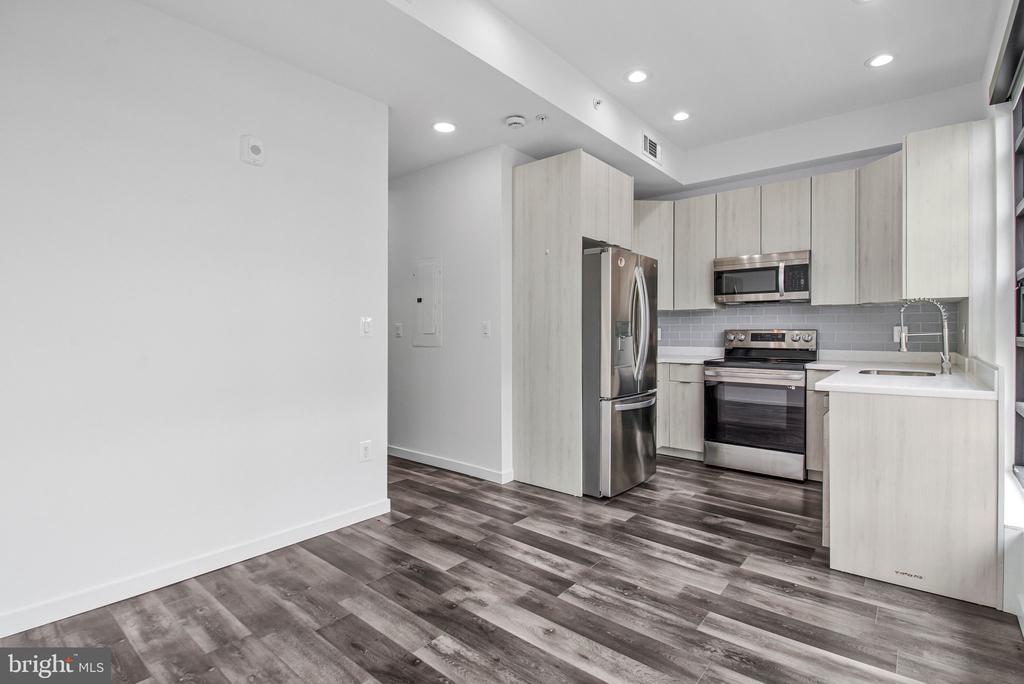 506 H STREET NE Unit: 302