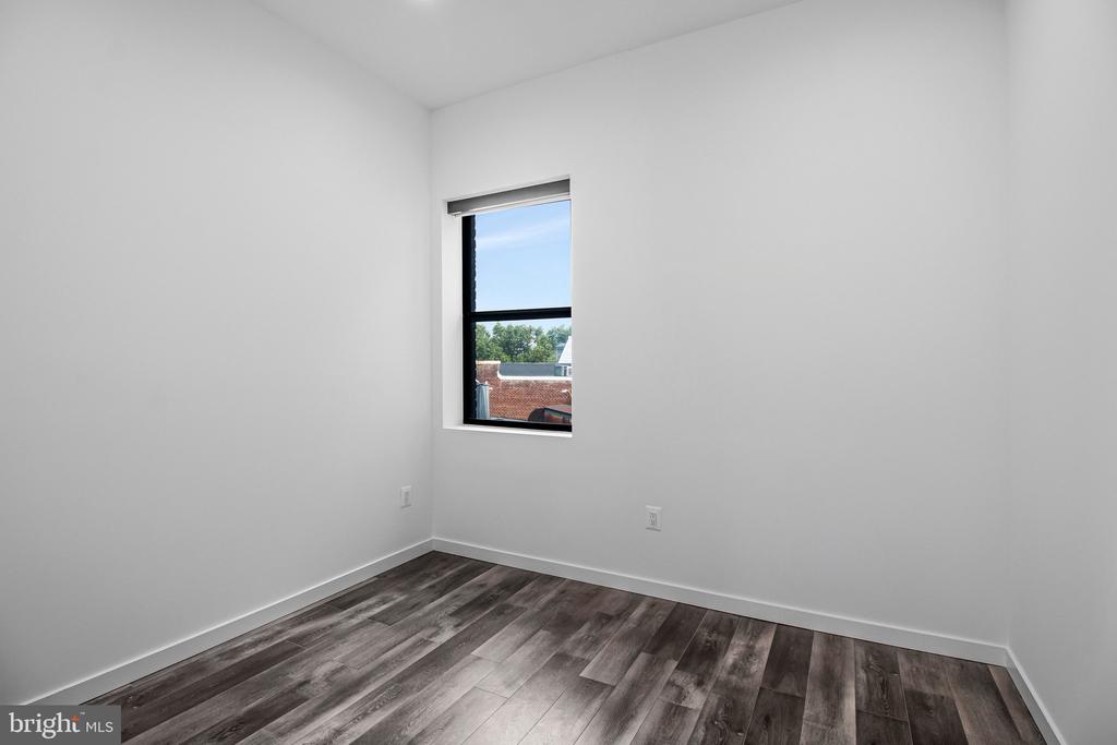 506 H STREET NE Unit: 302