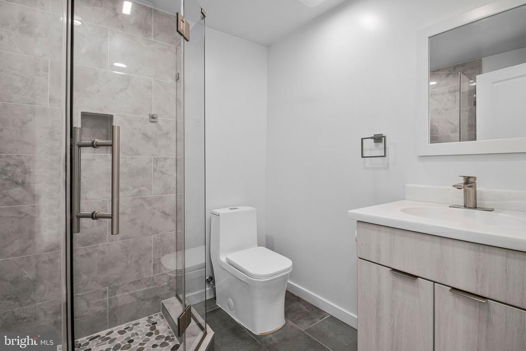 506 H STREET NE Unit: 302