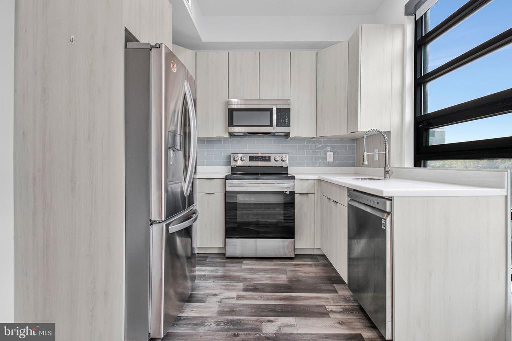 506 H STREET NE Unit: 302