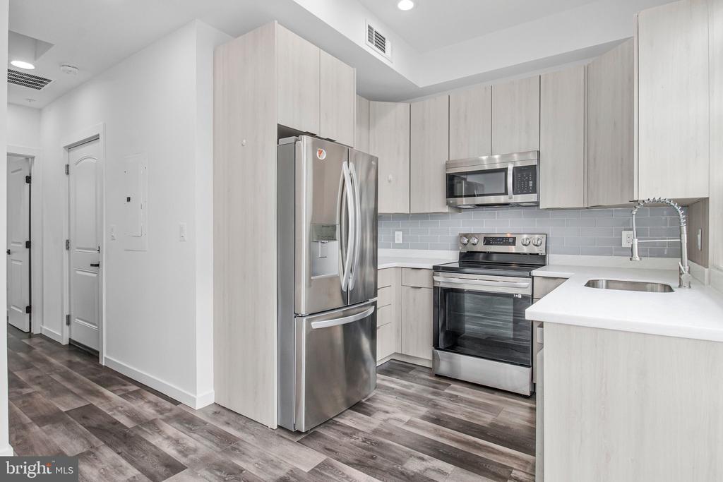 506 H STREET NE Unit: 302