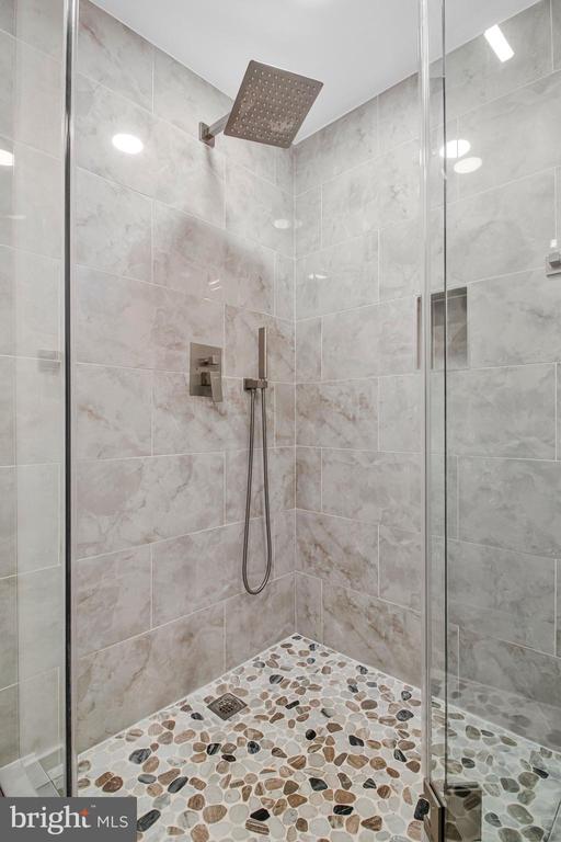 506 H STREET NE Unit: 302