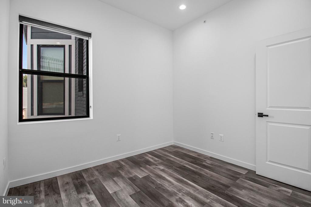 506 H STREET NE Unit: 302