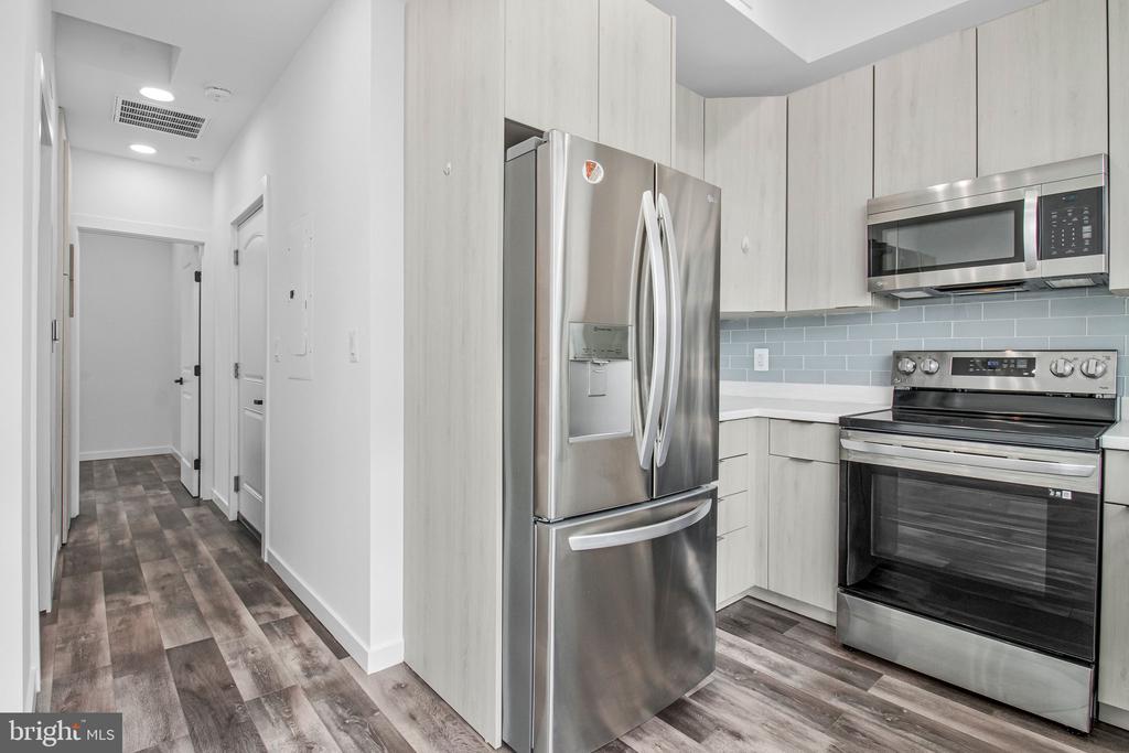 506 H STREET NE Unit: 302