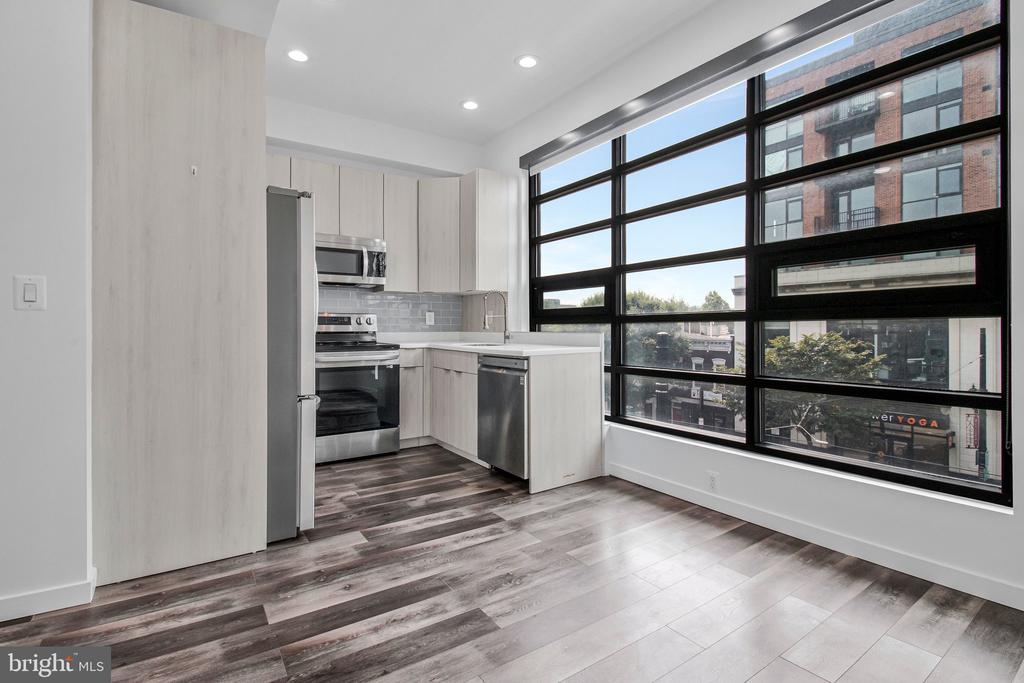 506 H STREET NE Unit: 302