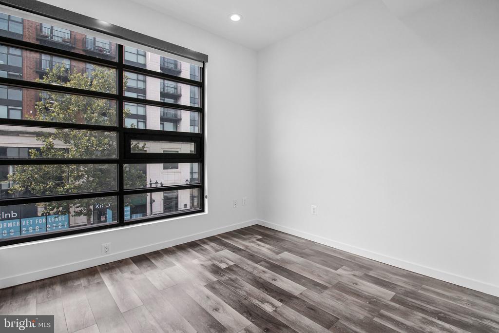 506 H STREET NE Unit: 302