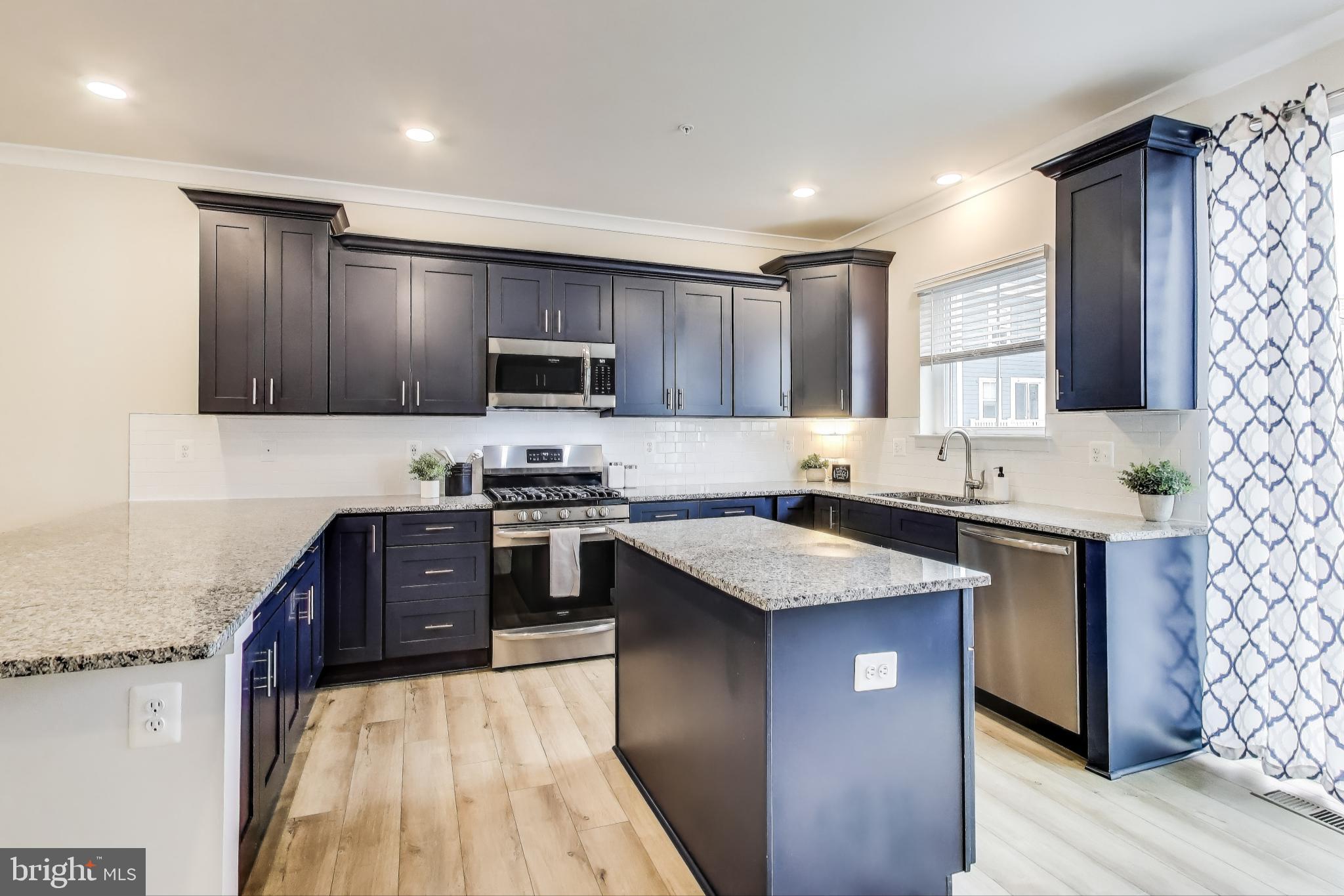 733 Annapolis Neck Rd #B