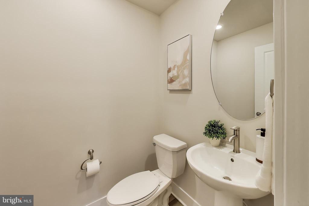 733 Annapolis Neck Rd #B
