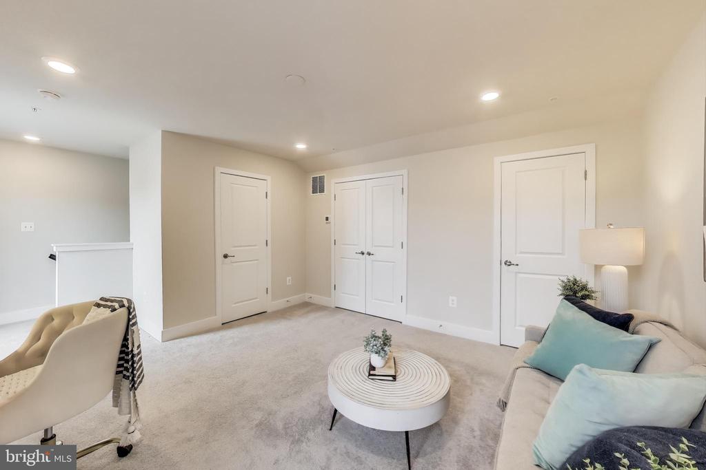 733 Annapolis Neck Rd #B