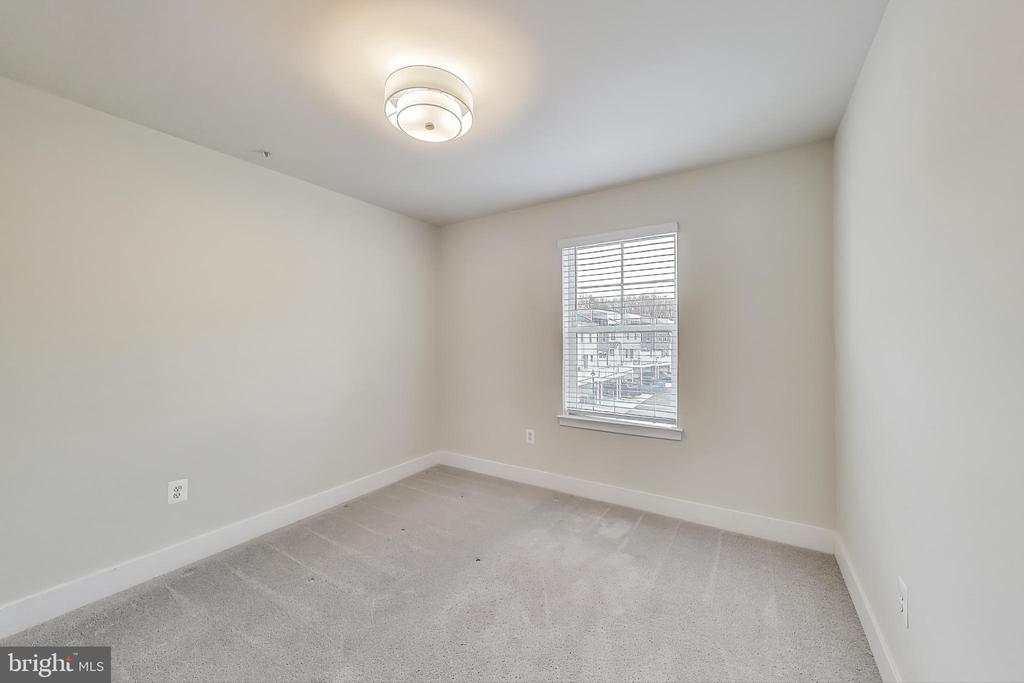 733 Annapolis Neck Rd #B