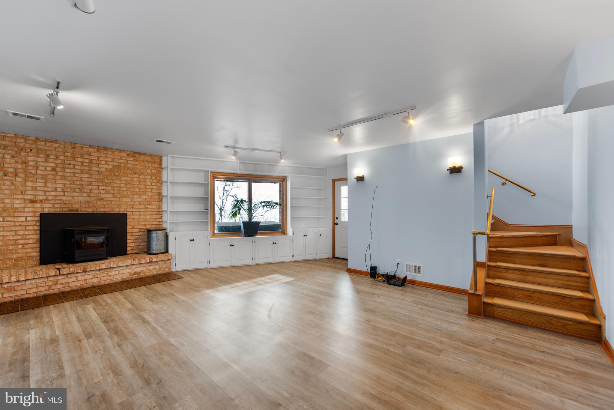 418 POINT MARY CIRCLE