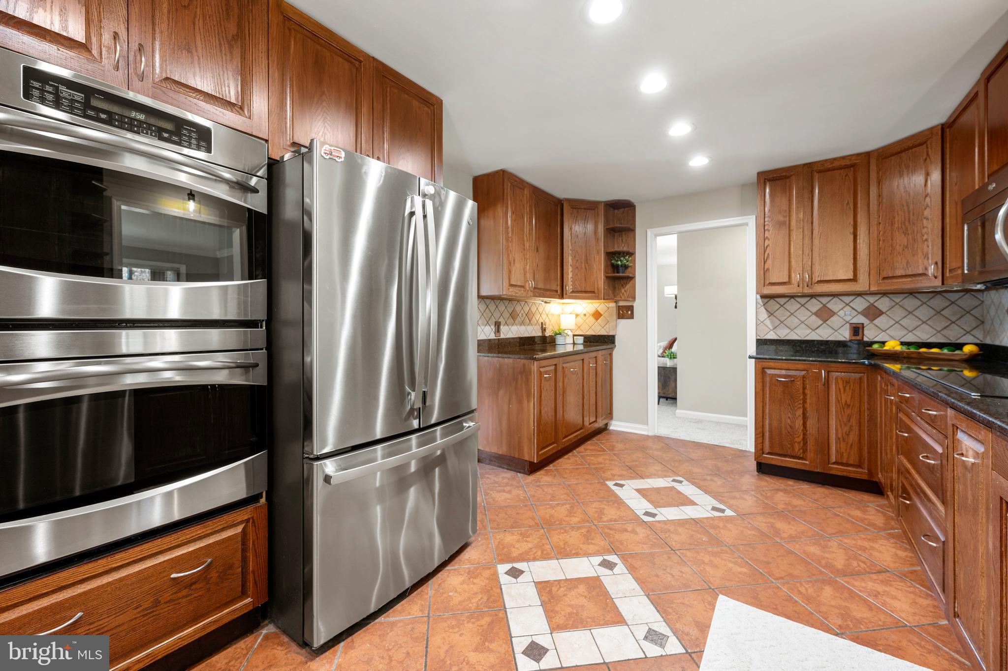 3319 MULBERRY STREET