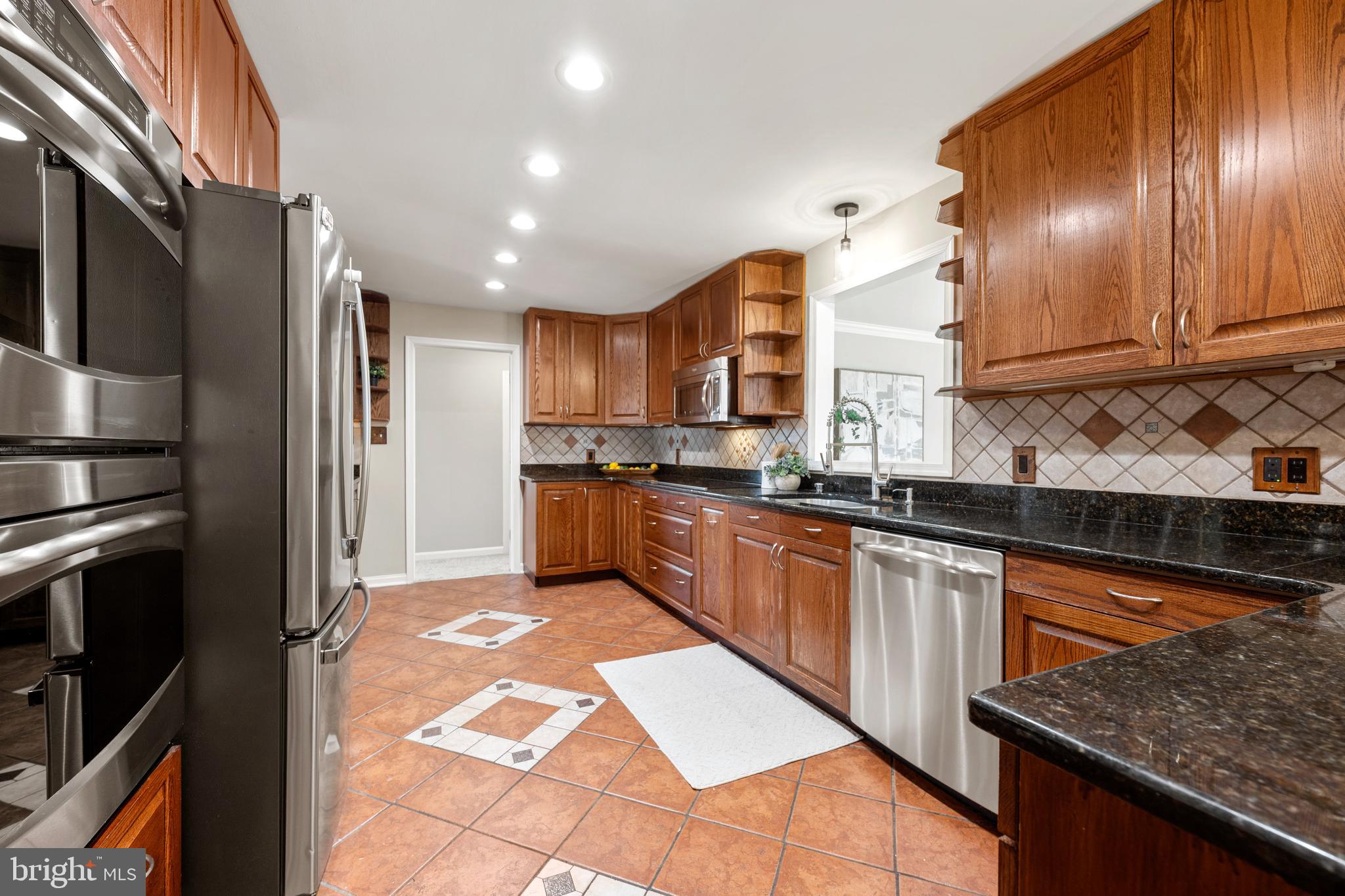 3319 MULBERRY STREET