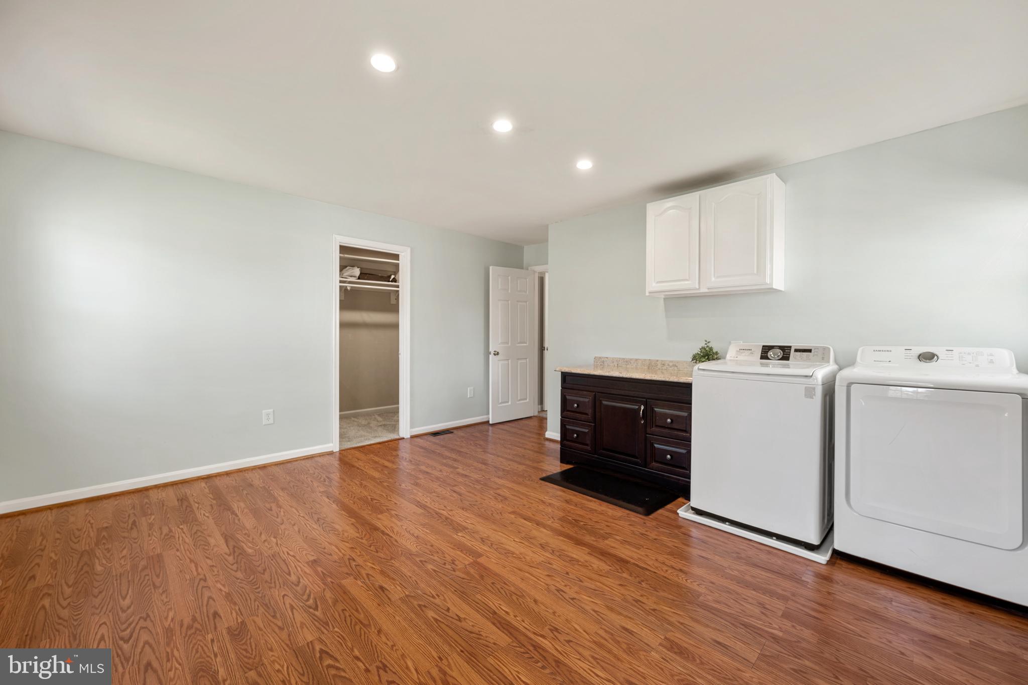 3319 MULBERRY STREET